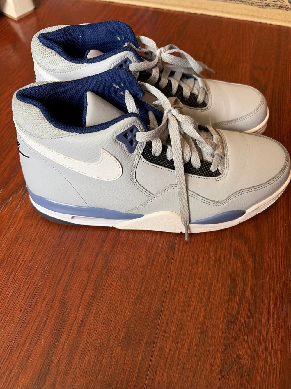 Nike High-Top Sneakers in Light Gray, White and Navy